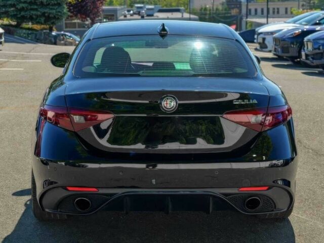 Чорний Альфа Giulia, об'ємом двигуна 2 л та пробігом 42 тис. км за 14000 $, фото 5 на Automoto.ua