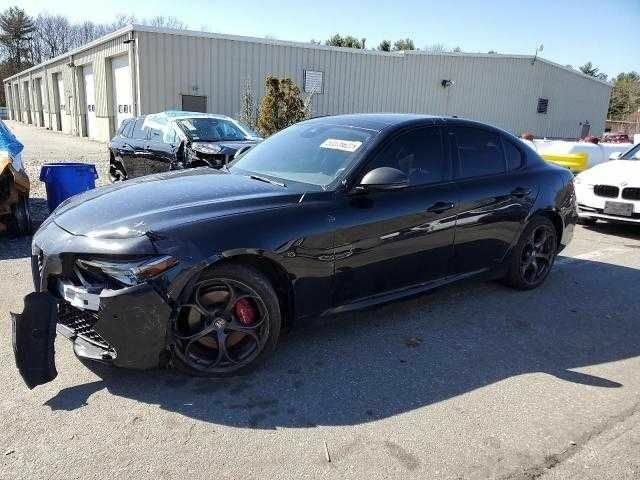 Черный Альфа Giulia, объемом двигателя 0 л и пробегом 130 тыс. км за 19999 $, фото 4 на Automoto.ua