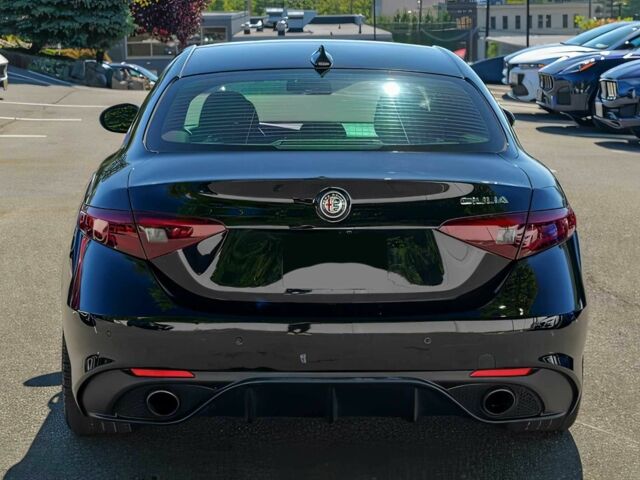 Черный Альфа Giulia, объемом двигателя 2 л и пробегом 31 тыс. км за 9600 $, фото 5 на Automoto.ua