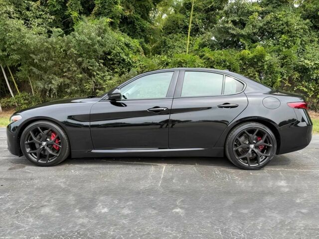 Черный Альфа Giulia, объемом двигателя 2 л и пробегом 54 тыс. км за 17000 $, фото 2 на Automoto.ua