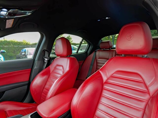 Черный Альфа Giulia, объемом двигателя 2 л и пробегом 32 тыс. км за 8500 $, фото 13 на Automoto.ua