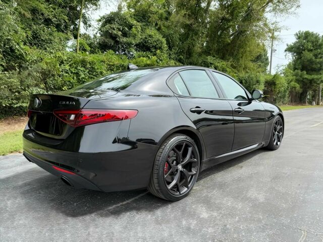 Черный Альфа Giulia, объемом двигателя 2 л и пробегом 54 тыс. км за 17000 $, фото 4 на Automoto.ua