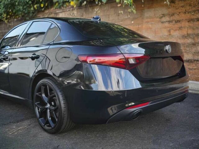 Чорний Альфа Giulia, об'ємом двигуна 2 л та пробігом 31 тис. км за 16200 $, фото 4 на Automoto.ua