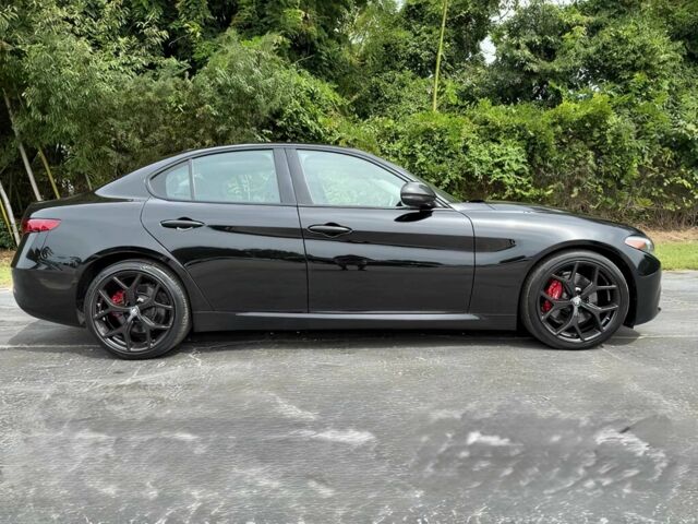 Черный Альфа Giulia, объемом двигателя 2 л и пробегом 54 тыс. км за 17000 $, фото 3 на Automoto.ua