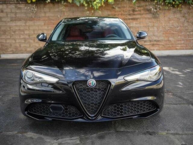 Чорний Альфа Giulia, об'ємом двигуна 2 л та пробігом 31 тис. км за 16200 $, фото 1 на Automoto.ua