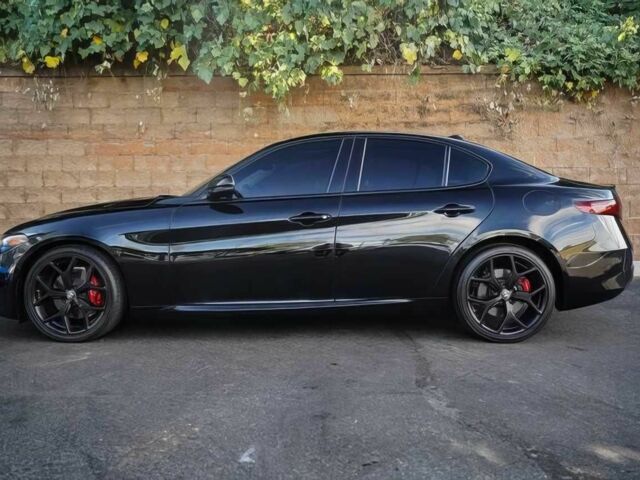 Чорний Альфа Giulia, об'ємом двигуна 2 л та пробігом 31 тис. км за 16200 $, фото 3 на Automoto.ua