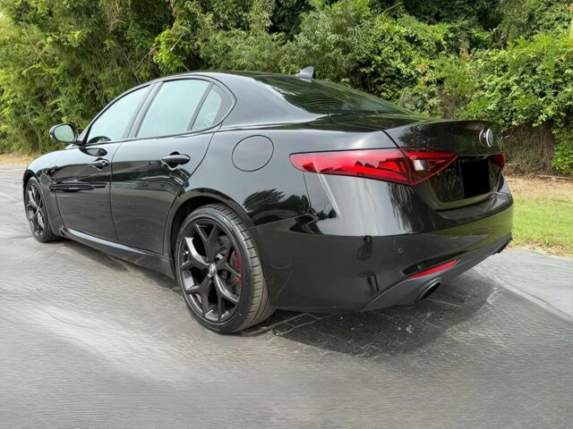 Черный Альфа Giulia, объемом двигателя 2 л и пробегом 54 тыс. км за 17000 $, фото 6 на Automoto.ua