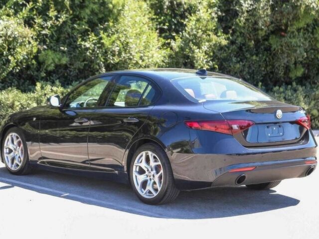 Чорний Альфа Giulia, об'ємом двигуна 2 л та пробігом 14 тис. км за 14900 $, фото 3 на Automoto.ua