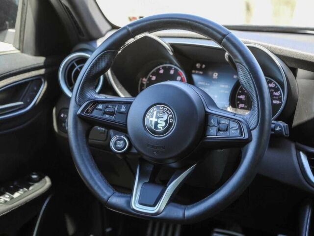 Чорний Альфа Giulia, об'ємом двигуна 2 л та пробігом 14 тис. км за 14900 $, фото 6 на Automoto.ua