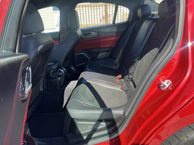 Красный Альфа Giulia, объемом двигателя 2.9 л и пробегом 58 тыс. км за 9170 $, фото 13 на Automoto.ua