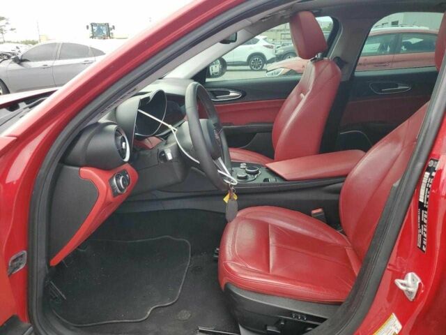 Червоний Альфа Giulia, об'ємом двигуна 2 л та пробігом 33 тис. км за 3400 $, фото 6 на Automoto.ua