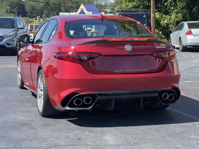 Красный Альфа Giulia, объемом двигателя 2.9 л и пробегом 58 тыс. км за 9170 $, фото 6 на Automoto.ua