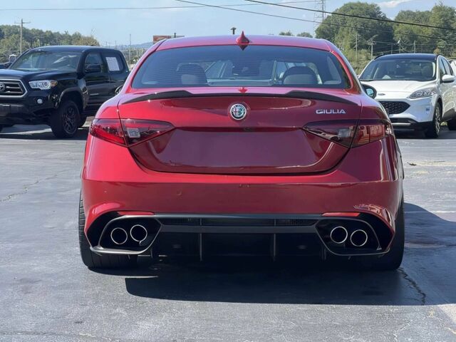 Красный Альфа Giulia, объемом двигателя 2.9 л и пробегом 58 тыс. км за 9170 $, фото 5 на Automoto.ua