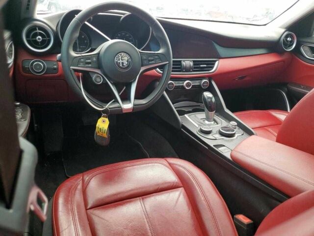 Червоний Альфа Giulia, об'ємом двигуна 2 л та пробігом 33 тис. км за 3400 $, фото 7 на Automoto.ua