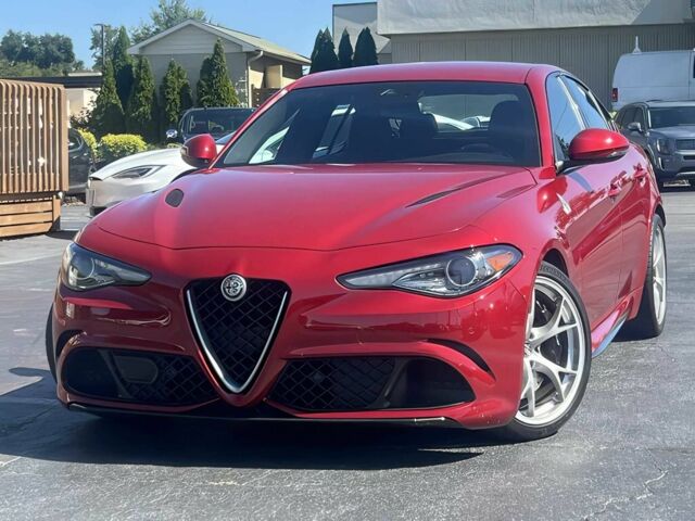 Красный Альфа Giulia, объемом двигателя 2.9 л и пробегом 58 тыс. км за 9170 $, фото 2 на Automoto.ua