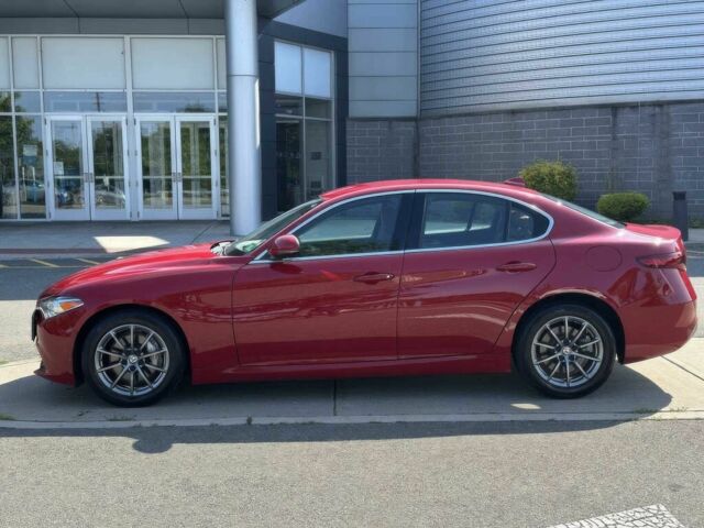 Красный Альфа Giulia, объемом двигателя 0 л и пробегом 45 тыс. км за 5150 $, фото 3 на Automoto.ua