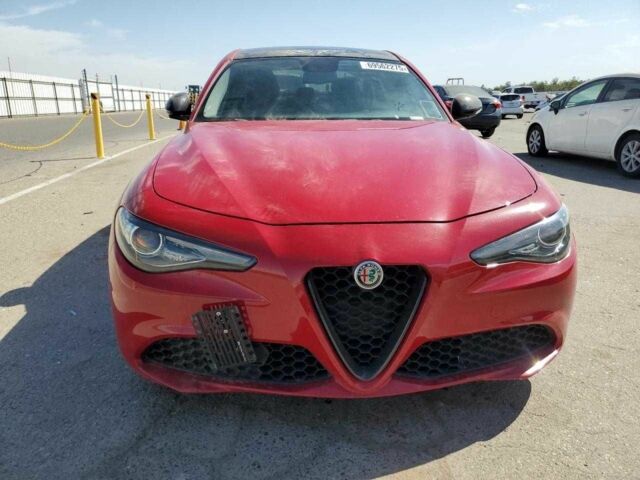 Красный Альфа Giulia, объемом двигателя 0 л и пробегом 134 тыс. км за 5600 $, фото 4 на Automoto.ua