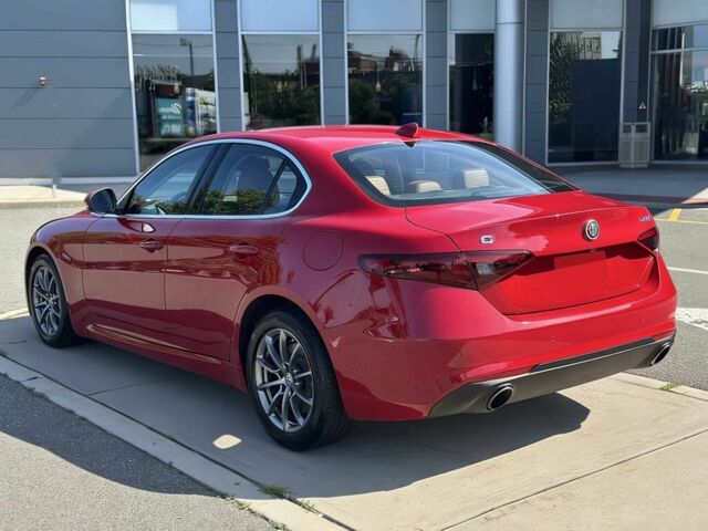 Красный Альфа Giulia, объемом двигателя 2 л и пробегом 39 тыс. км за 10000 $, фото 6 на Automoto.ua