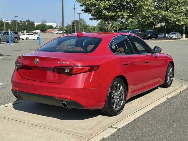 Красный Альфа Giulia, объемом двигателя 2 л и пробегом 39 тыс. км за 10000 $, фото 4 на Automoto.ua