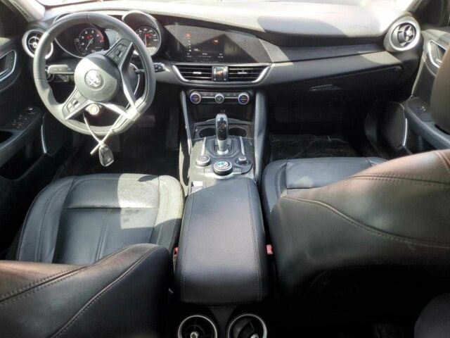 Красный Альфа Giulia, объемом двигателя 0 л и пробегом 134 тыс. км за 5600 $, фото 7 на Automoto.ua