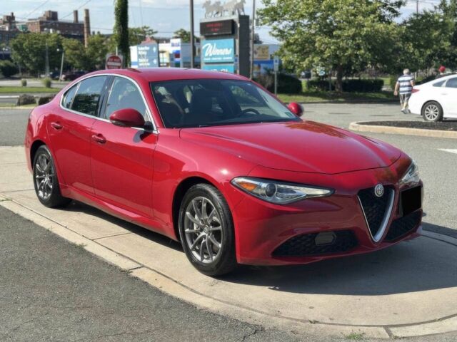 Красный Альфа Giulia, объемом двигателя 0 л и пробегом 45 тыс. км за 5150 $, фото 1 на Automoto.ua