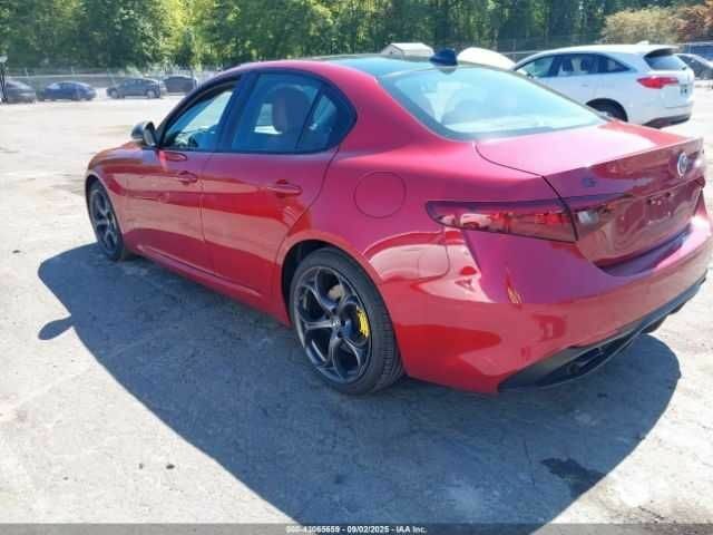 Червоний Альфа Giulia, об'ємом двигуна 2 л та пробігом 47 тис. км за 5000 $, фото 2 на Automoto.ua