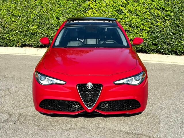 Червоний Альфа Giulia, об'ємом двигуна 2 л та пробігом 60 тис. км за 7400 $, фото 1 на Automoto.ua