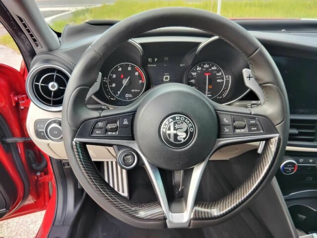 Красный Альфа Giulia, объемом двигателя 2 л и пробегом 67 тыс. км за 10000 $, фото 18 на Automoto.ua