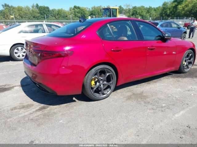Червоний Альфа Giulia, об'ємом двигуна 2 л та пробігом 47 тис. км за 5000 $, фото 3 на Automoto.ua