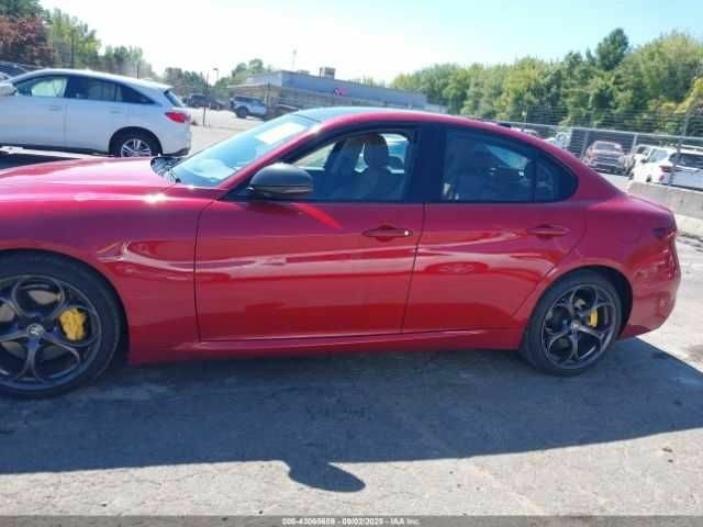Червоний Альфа Giulia, об'ємом двигуна 2 л та пробігом 47 тис. км за 5000 $, фото 13 на Automoto.ua