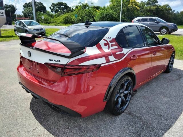 Красный Альфа Giulia, объемом двигателя 2 л и пробегом 67 тыс. км за 10000 $, фото 6 на Automoto.ua