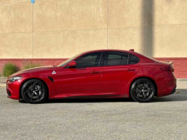 Красный Альфа Giulia, объемом двигателя 2.9 л и пробегом 44 тыс. км за 13000 $, фото 4 на Automoto.ua