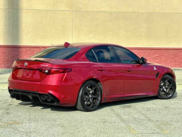 Красный Альфа Giulia, объемом двигателя 2.9 л и пробегом 44 тыс. км за 13000 $, фото 7 на Automoto.ua