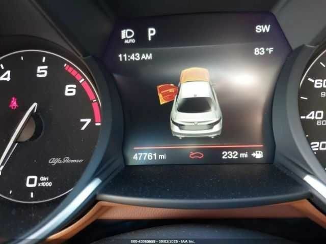 Червоний Альфа Giulia, об'ємом двигуна 2 л та пробігом 47 тис. км за 5000 $, фото 14 на Automoto.ua