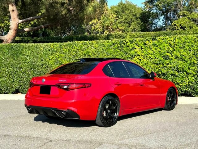 Червоний Альфа Giulia, об'ємом двигуна 2 л та пробігом 60 тис. км за 7400 $, фото 4 на Automoto.ua