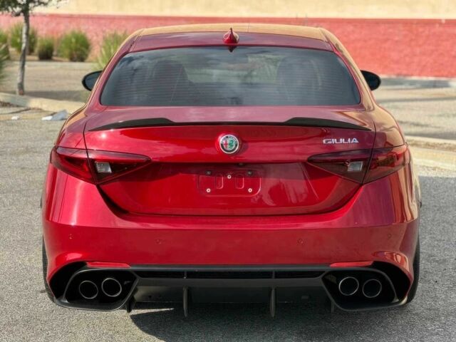 Красный Альфа Giulia, объемом двигателя 2.9 л и пробегом 44 тыс. км за 13000 $, фото 6 на Automoto.ua
