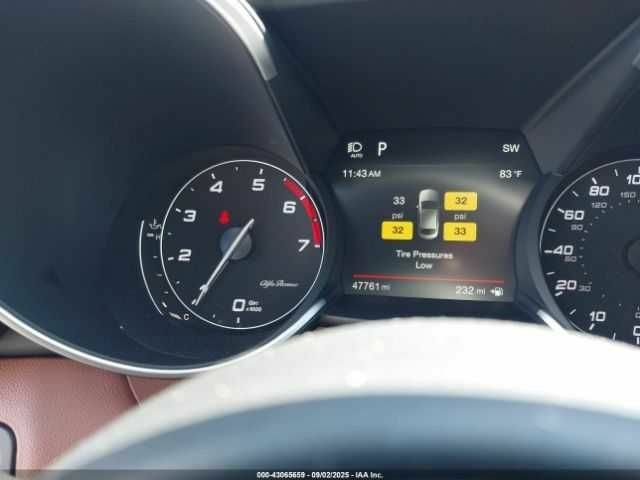 Червоний Альфа Giulia, об'ємом двигуна 2 л та пробігом 47 тис. км за 5000 $, фото 6 на Automoto.ua