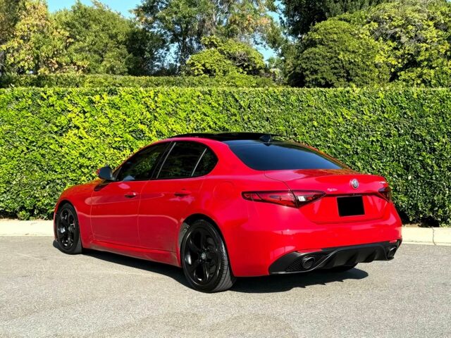 Червоний Альфа Giulia, об'ємом двигуна 2 л та пробігом 60 тис. км за 7400 $, фото 6 на Automoto.ua