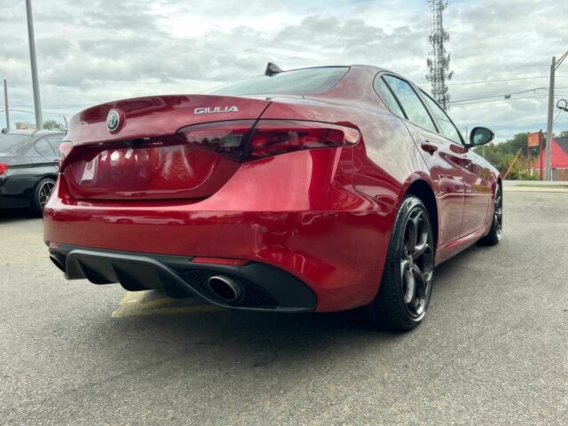 Красный Альфа Giulia, объемом двигателя 2 л и пробегом 32 тыс. км за 4900 $, фото 4 на Automoto.ua