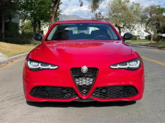 Красный Альфа Giulia, объемом двигателя 2 л и пробегом 52 тыс. км за 11000 $, фото 10 на Automoto.ua