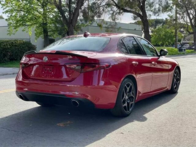 Красный Альфа Giulia, объемом двигателя 2 л и пробегом 52 тыс. км за 11000 $, фото 9 на Automoto.ua