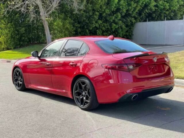 Красный Альфа Giulia, объемом двигателя 2 л и пробегом 52 тыс. км за 11000 $, фото 13 на Automoto.ua