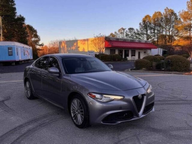 Серый Альфа Giulia, объемом двигателя 2 л и пробегом 60 тыс. км за 3900 $, фото 2 на Automoto.ua