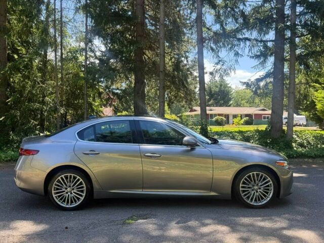 Серый Альфа Giulia, объемом двигателя 2 л и пробегом 73 тыс. км за 7000 $, фото 6 на Automoto.ua
