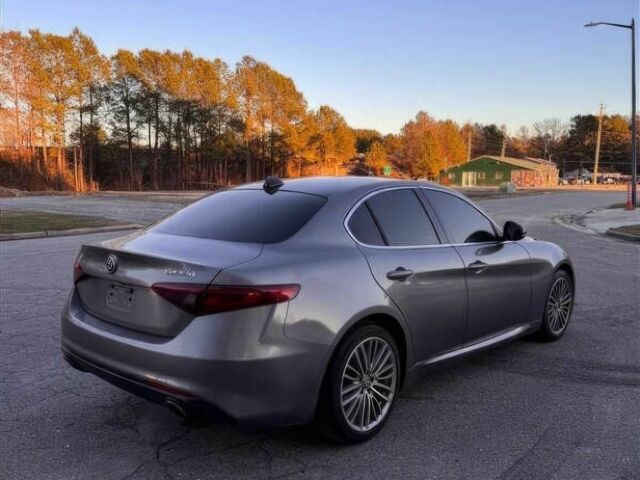 Серый Альфа Giulia, объемом двигателя 2 л и пробегом 60 тыс. км за 3900 $, фото 7 на Automoto.ua