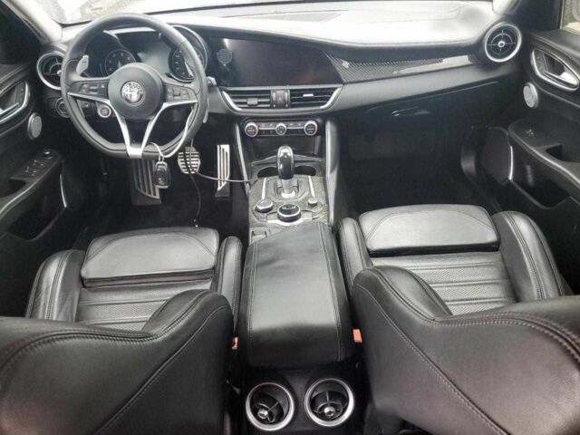 Серый Альфа Giulia, объемом двигателя 2 л и пробегом 41 тыс. км за 4500 $, фото 7 на Automoto.ua