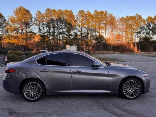 Серый Альфа Giulia, объемом двигателя 2 л и пробегом 60 тыс. км за 3900 $, фото 3 на Automoto.ua