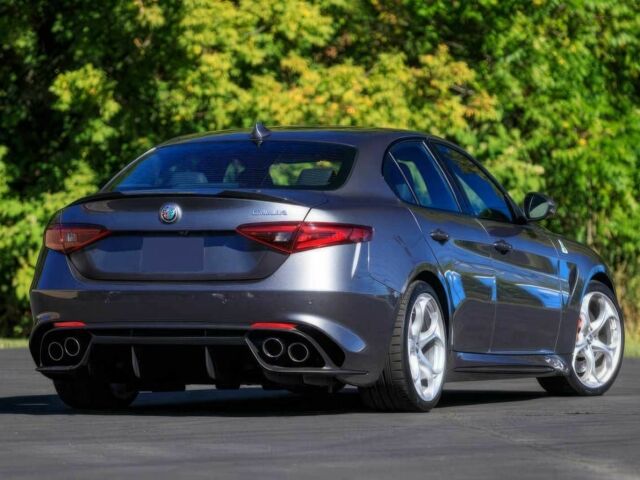 Серый Альфа Giulia, объемом двигателя 2.9 л и пробегом 59 тыс. км за 18200 $, фото 5 на Automoto.ua