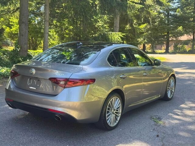 Серый Альфа Giulia, объемом двигателя 2 л и пробегом 73 тыс. км за 7000 $, фото 5 на Automoto.ua