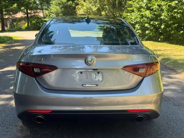 Серый Альфа Giulia, объемом двигателя 2 л и пробегом 73 тыс. км за 7000 $, фото 4 на Automoto.ua